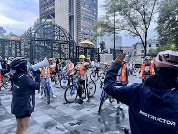 Alcaldía Miguel Hidalgo realiza la primera Rodada de Mujeres Libres; reciben capacitación en defensa personal mientras usan la bici