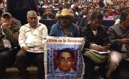 Académicos urgen en foro de CNTE suspender sistema de evaluación