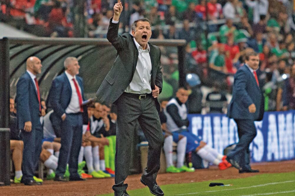 El timonel del Tri supo plantar bien en el campo a sus hombres (ALEJANDRA SUÁREZ. IMAGO7)