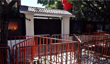 Elementos de la SSPC se retiran de Embajada de Ecuador; sólo se realizarán actividades de monitoreo, asegura