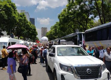 Simpatizantes de AMLO convierten Avenida Juárez en un gran estacionamiento
