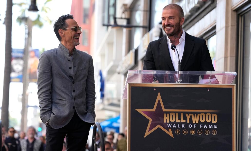 Anthony estuvo acompañado por su gran amigo, el exfutbolista, David Beckham. Foto: AP