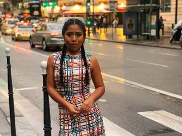 Yalitza Aparicio deslumbra en Instagram con vestido hecho de sarapes