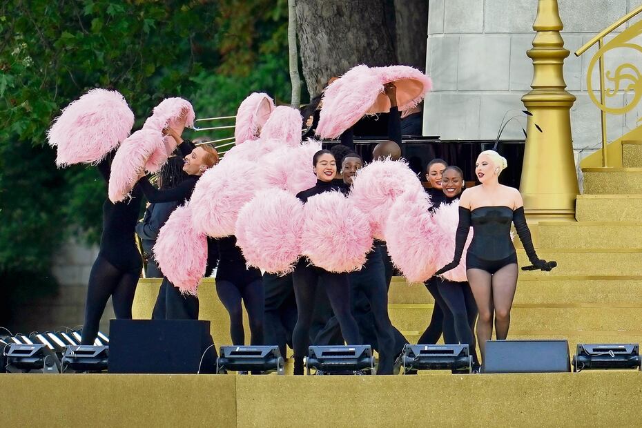 Lady Gaga en el opennig. Foto: Agencias