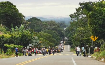Caravana migrante avanza hasta los límites de Oaxaca; retén los espera en Veracruz