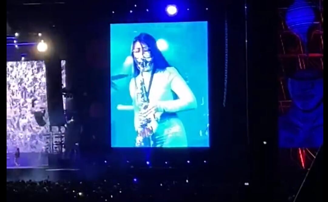 Malena explicó que decidió usar un atuendo color "verde ácido" , para manifestar su renacimiento, tras el ataque que sufrió y por el que aún recibe tratamiento médico. Foto: Especial