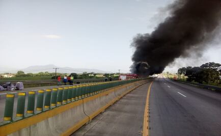 Se incendia autobús de pasajeros en autopista Córdoba-Veracruz