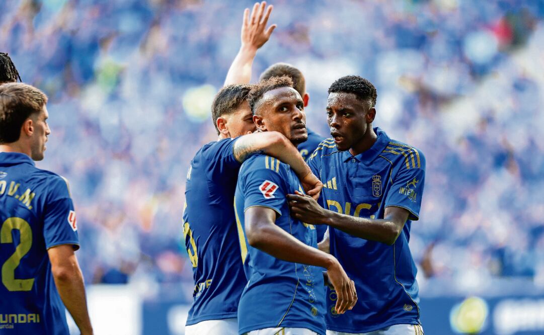 Contra pronóstico, el club asturiano regresó a la máxima categoría en España. Foto: Paco Paredes / EFE