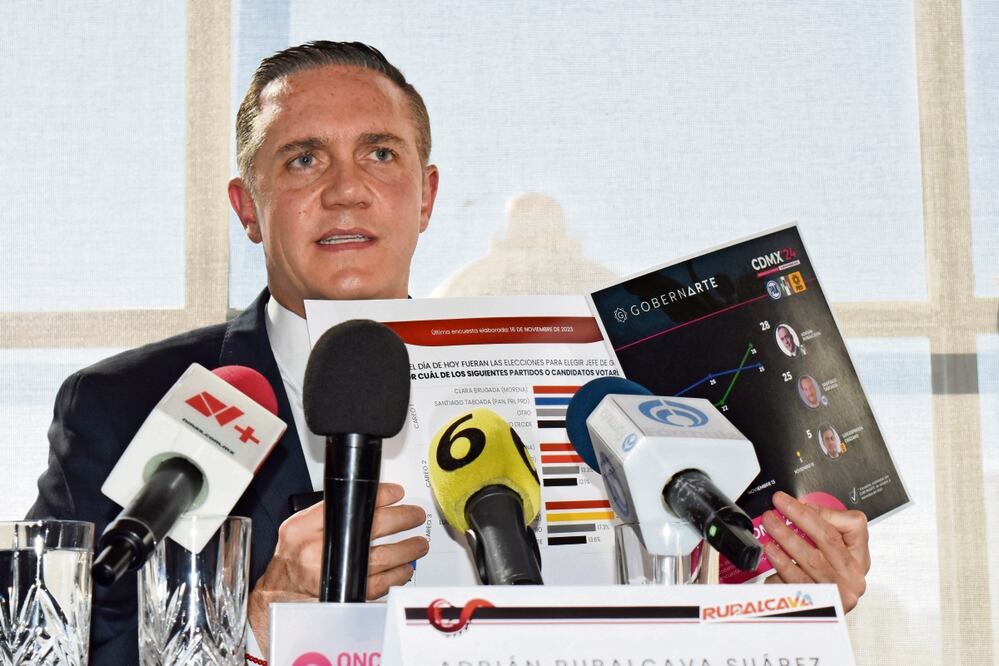 En conferencia de prensa, Adrián Rubalcava dijo que está arriba en las preferencias del Frente. Foto: Eduardo Castañeda / El Universal
