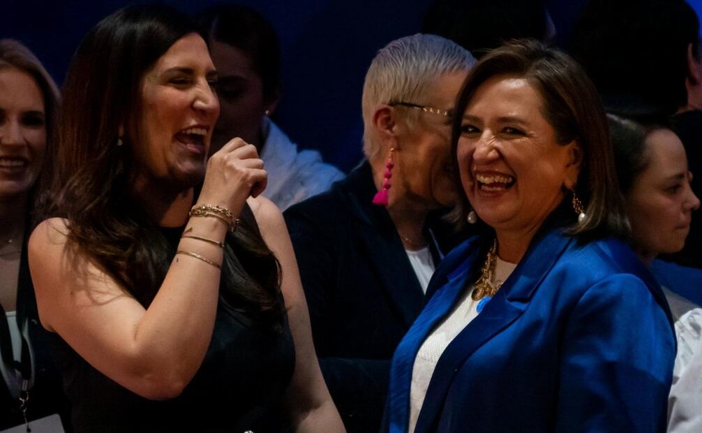 Kenia López Rabadán y la entonces candidata presidencial Xóchitl Gálvez durante la entrega de su constancia como candidata el pasado 27 de enero de 2024. Foto: Galo Cañas/ Cuartoscuro