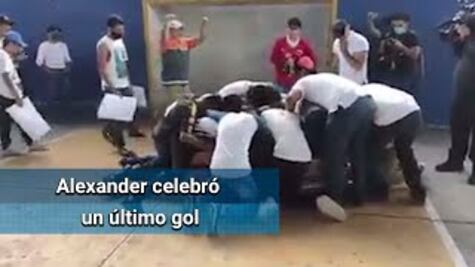 Alexander se despidió de la cancha con un último gol; su familia clama justicia