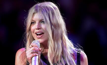 Fergie muestra sus curvas con foto desnuda 