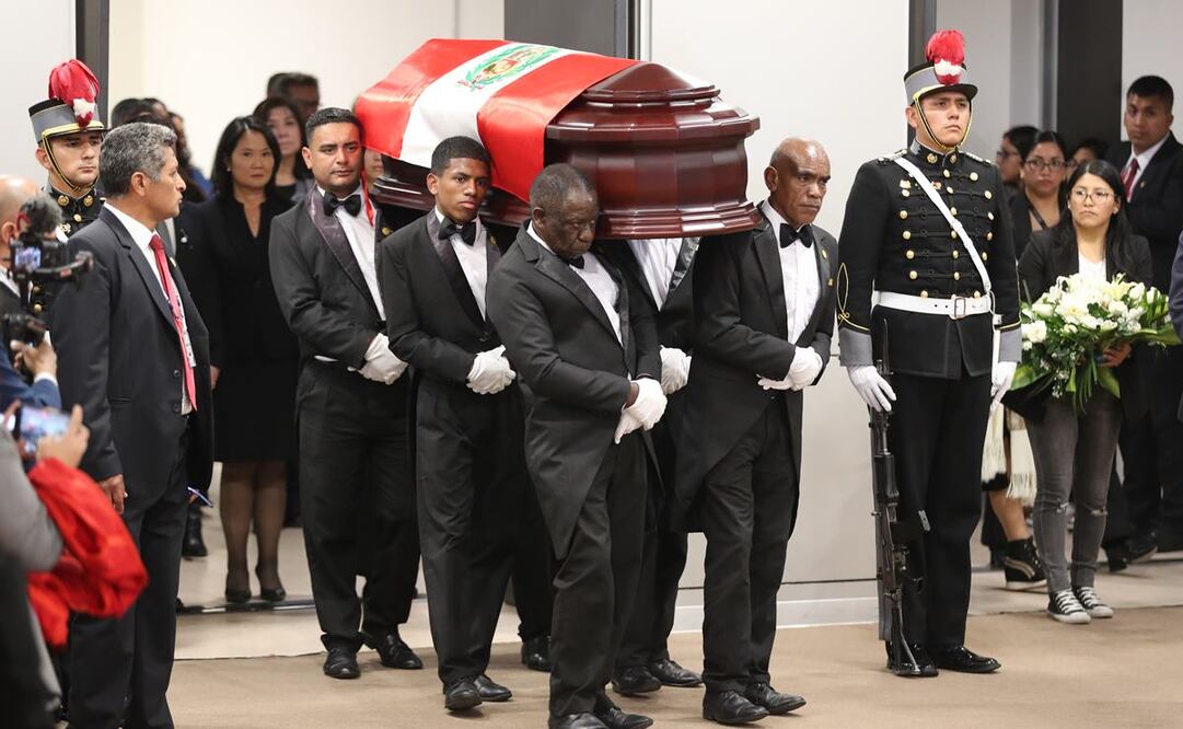 Alberto Fujimori recibió este jueves honores de Estado en Perú. Foto: EFE