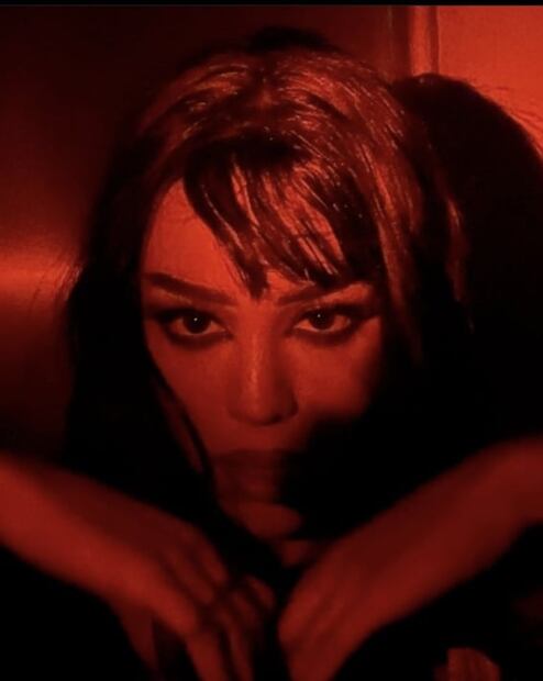 El look dark de Danna Paola con el que incendió Instagram