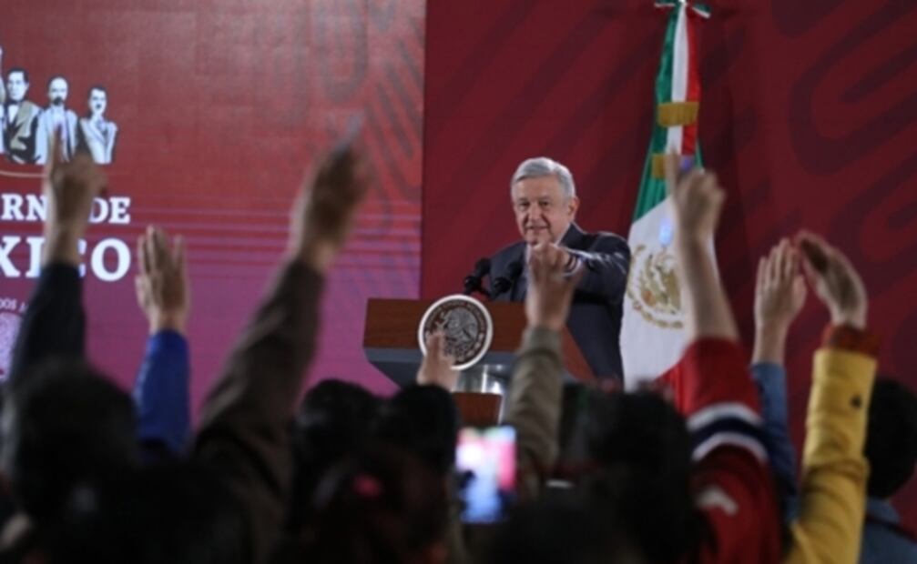 Médicos, arquitectos, científicos, periodistas...los gremios a los que AMLO ha dado raspones