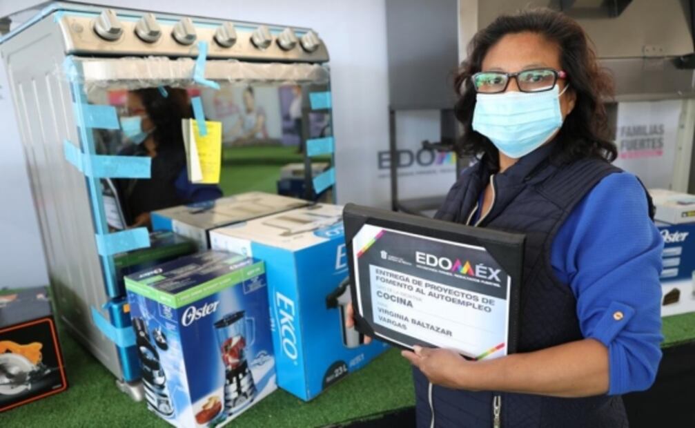 Gobierno del Edomex entrega apoyos a familias con pequeños comercios en Coacalco