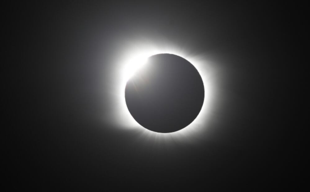Eclipse total de sol. Así se vio el fenómeno astronómico del 2020