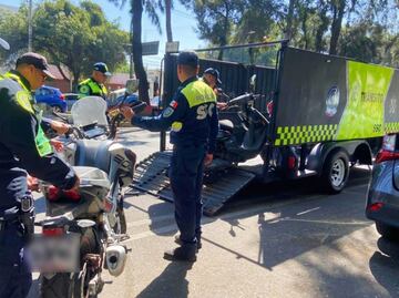 Liberan espacios públicos de franeleros en la GAM; SSC levanta 85 infracciones y remiten 37 motocicletas