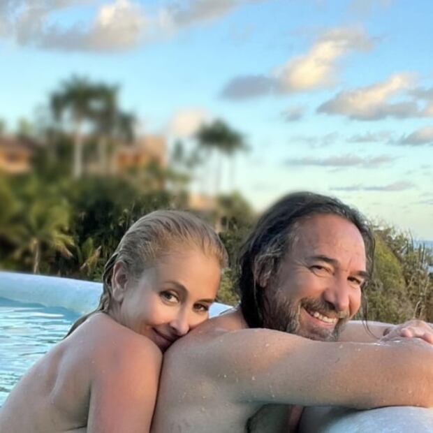 La esposa de Marco Antonio Solís enseñó al “Buki” en un momento íntimo