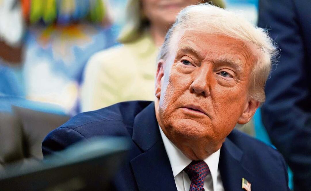 Donald Trump calificó de narcoterroristas a las 13 personas que fallecieron en los ataques a embarcaciones. Foto: Alex Brandon / AP