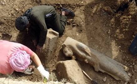 Hallan estatuas de diosa faraónica en Luxor