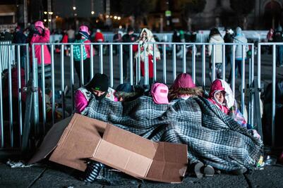 Reportan que 5 mil durmieron en Zócalo para ver a Papa
