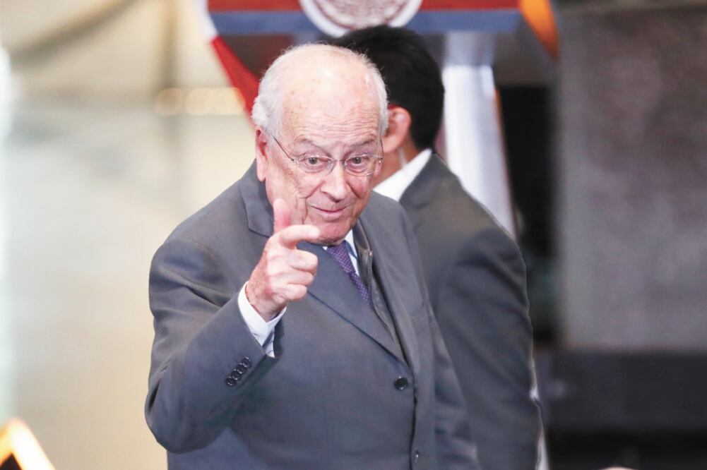 Claudio X. González Laporte expuso que no se han logrado las inversiones necesarias para tener un crecimiento de 4%. Foto/Archivo El Universal