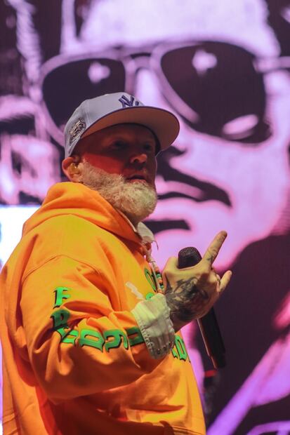 Fred Durst, vocalista de Limp Bizkit, agradeciendo al público en español antes de arrancar con los clásicos. Foto de: Marlem Suárez/ El Universal