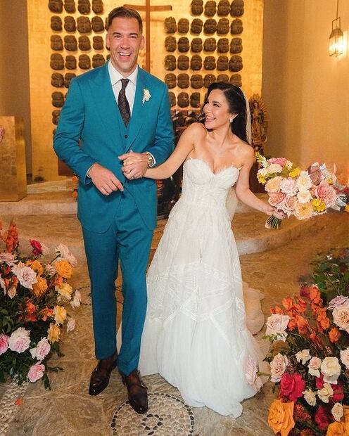 Lewis Howes descartó los colores clásicos oscuros. Foto: Instagram @marthahigareda