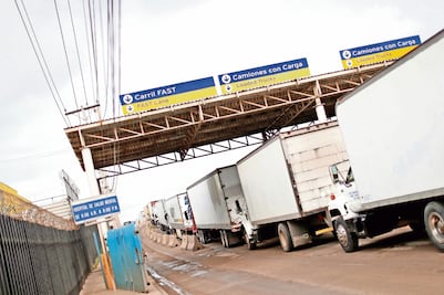 Reportan pérdidas debido a largas filas  