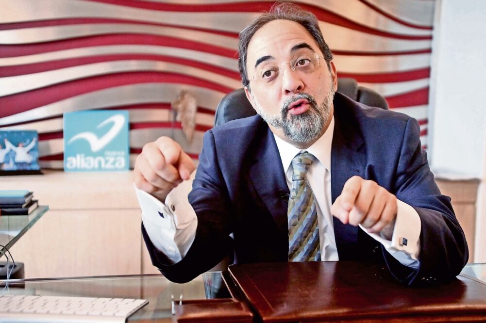 Convocatoria. Luis Castro Obregón opina que el FAD propuesto por partidos sólo debe concretarse si beneficia a la sociedad (ARCHIVO EL UNIVERSAL)