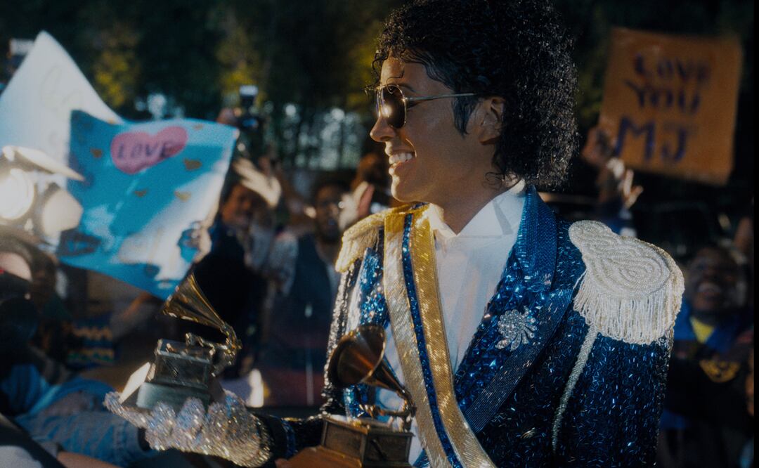 Esta imagen, difundida por Lionsgate, muestra a Jaafar Jackson caracterizado como Michael Jackson en una escena de la película "Michael". 
FOTO: Lionsgate via AP.