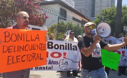 Protestan contra ampliación de gubernatura en Baja California