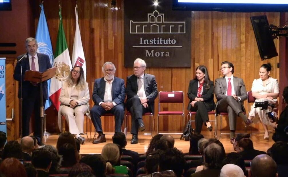 El titular de la Secretaría de Relaciones Exteriores, Juan Ramón de Fuente en el Instituto Mora en el diálogo Local Multiactor: Zona Centro. Foto: Cortesía de SRE