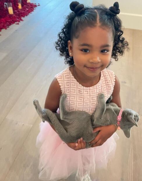 Khloé Kardashian habla de su experiencia como madre de dos hijos