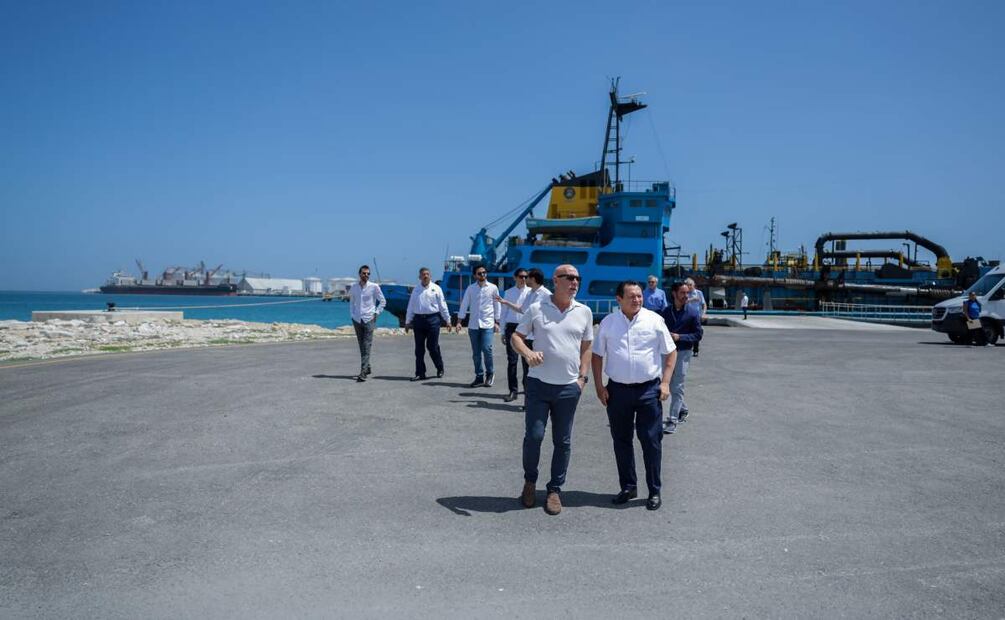 Primer acercamiento presencial de los altos directivos de Fincantieri en Puerto de Altura de Progreso (10/06/2025). Foto: Especial