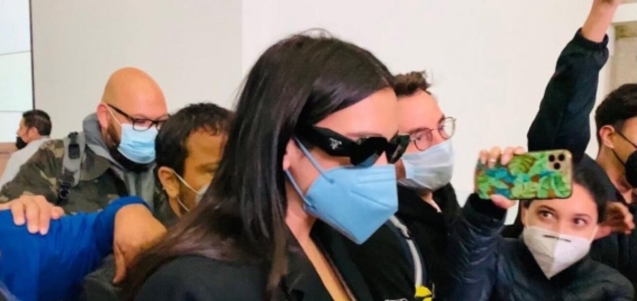 Dua Lipa es "atacada" por fan mexicano en su visita a la CDMX