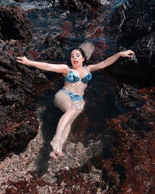 Lizbeth Rodríguez deslumbra con bikini y con la tendencia del momento 