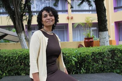 Malva Flores defiende la libertad y el ejercicio de la crítica en las sociedades democráticas