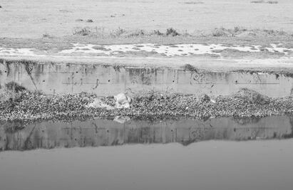 Hallan el cuerpo de un hombre en cauce del Río Lerma en Edomex 