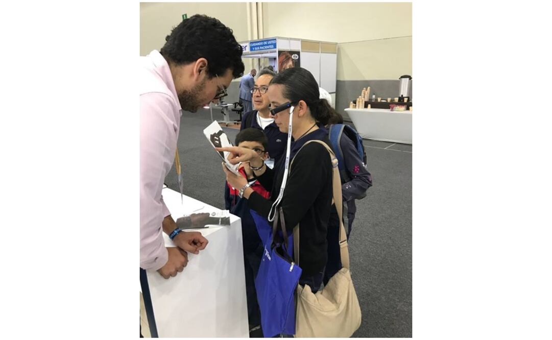 MyEye 2.0 es un sofisticado dispositivo que aprende mediante inteligencia artificial y procesa imágenes. Foto: Facebook OrCam