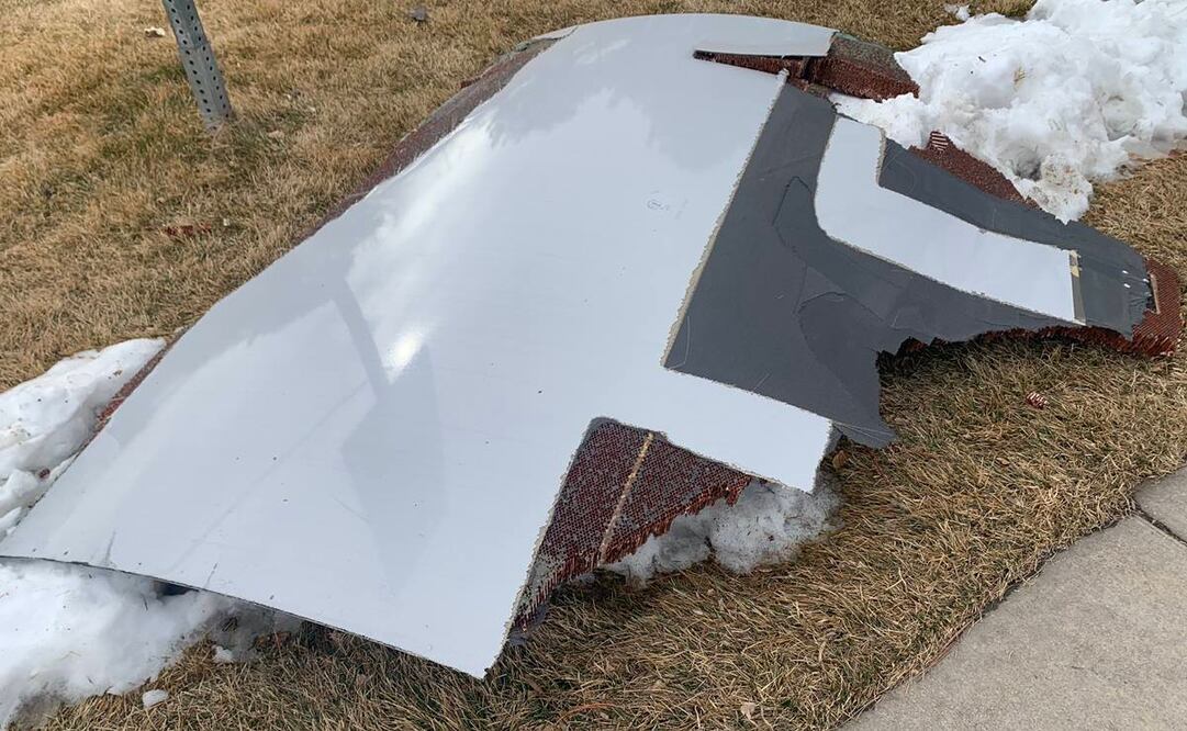 El Boeing 777-200 experimentó una falla con su motor derecho después del despegue. Foto: Twitter @BroomfieldPD