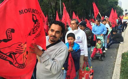Arriban antorchistas al Hemiciclo a Juárez