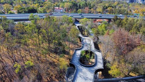 Así es la Calzada Flotante, el nuevo puente peatonal de Chapultepec