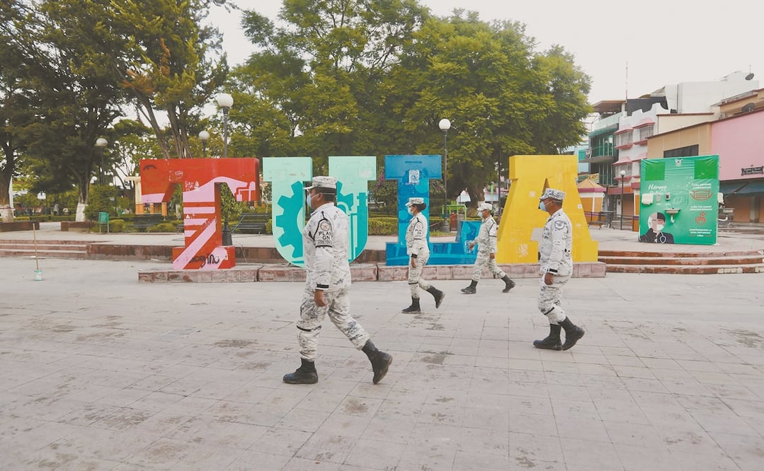 Elementos del Ejército y la Guardia Nacional participaron en las labores para evacuar a pobladores de las zonas cercanas al río Tula. Foto: VALENTE ROSAS. EL UNIVERSAL