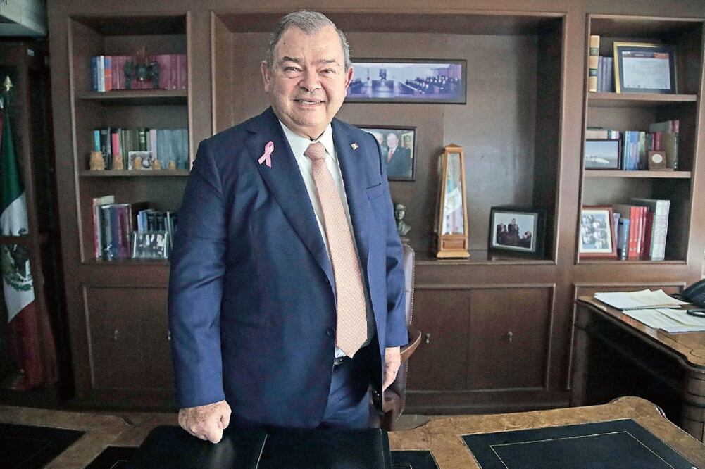 El magistrado presidente del TSJDF, Edgar Elías Azar, pidió que los delitos de homicidio y robo con violencia ya se resuelvan con proceso oral (ARCHIVO EL UNIVERSAL)