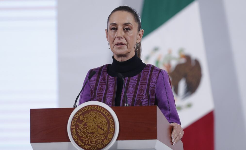 Luego que ayer el presidente de Estados Unidos, Donald Trump, agradeció a su homóloga de México, Claudia Sheinbaum, por darle la idea de impulsar una campaña contra el fentanilo como se hace en México, la Mandataria federal señaló que esto es un reconocimiento a que se debe de atender el consumo en ese país. Foto: EFE