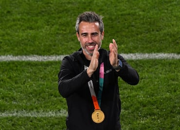 Jorge Vilda lamentó el "comportamiento impropio" de Rubiales pero no renunció a la Selección Española