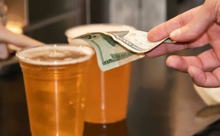 Tras 53 años de veto, Tailandia levanta prohibición de venta vespertina de alcohol