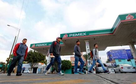 Pemex posts narrower 3rd-qtr loss despite falling prices, output